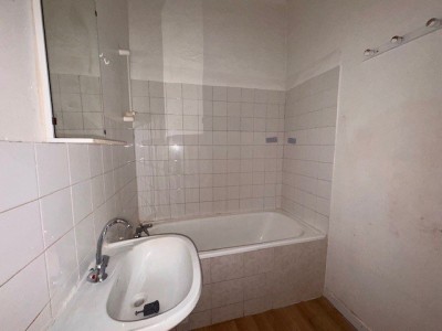 APPARTEMENT T5 A VENDRE - ST ETIENNE BELLEVUE - 104 m2 - 85000€