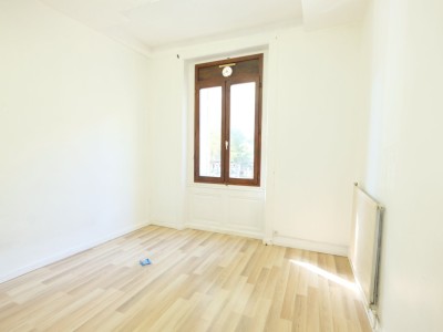 APPARTEMENT T5 A VENDRE - ST ETIENNE BELLEVUE - 104 m2 - 85000€