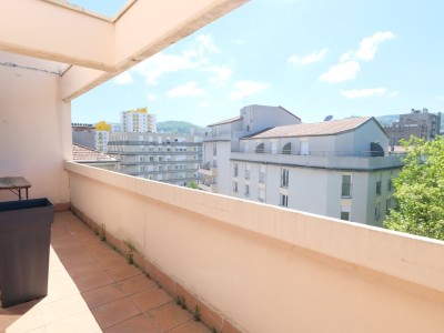 APPARTEMENT T5 A VENDRE - ST ETIENNE BELLEVUE - 110 m2 - 119000€