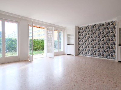 APPARTEMENT T5 A VENDRE - ST ETIENNE BERGSON - 111.2 m2 - 145 000 €