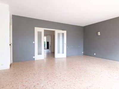 APPARTEMENT T5 A VENDRE - ST ETIENNE BERGSON - 111.2 m2 - 145 000 €