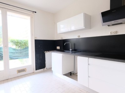 APPARTEMENT T5 A VENDRE - ST ETIENNE BERGSON - 111.2 m2 - 145 000 €