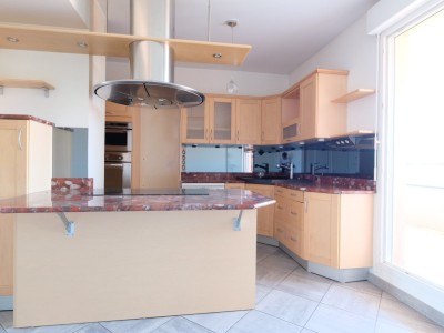 APPARTEMENT T5 A VENDRE - ST ETIENNE CARNOT - 105.48 m2 - 219000€