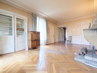 APPARTEMENT T5 A VENDRE - ST ETIENNE CENTRE VILLE - 201.23 m2 - 235000 €