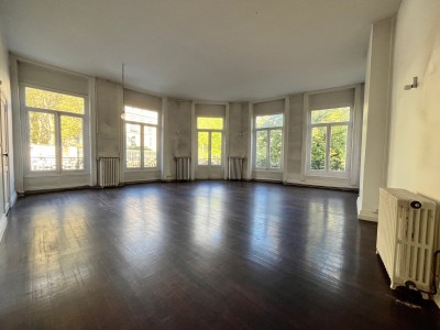 APPARTEMENT T5 A VENDRE - ST ETIENNE BADOUILLRE - 145.8 m2 - 175000€