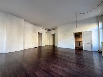 APPARTEMENT T5 A VENDRE - ST ETIENNE BADOUILLRE - 145.8 m2 - 175000€
