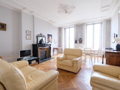 APPARTEMENT T5 A VENDRE - ST ETIENNE CENTRE VILLE - 152.85 m2 - 176000€