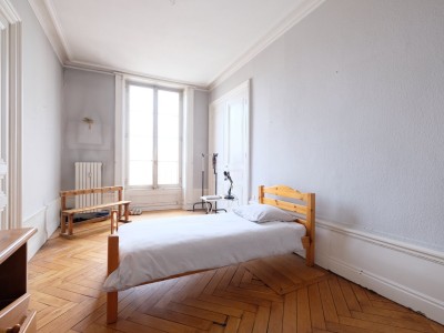 APPARTEMENT T5 A VENDRE - ST ETIENNE CENTRE VILLE - 152.85 m2 - 176000€