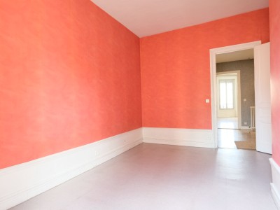APPARTEMENT T5 A VENDRE - ST ETIENNE CHATEAUCREUX - 146.37 m2 - 135 000 &euro;