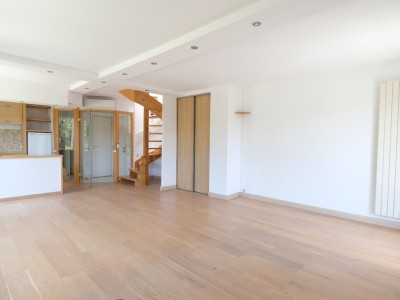 APPARTEMENT T5 A VENDRE - ST ETIENNE FACULTE / CENTRE DEUX - 108 m2 - 275000€