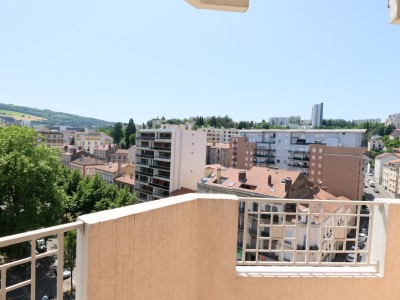 APPARTEMENT T5 A VENDRE - ST ETIENNE FACULTE / CENTRE DEUX - 108 m2 - 275000€