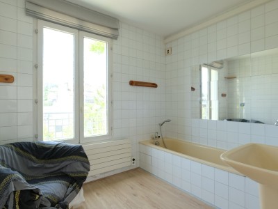 APPARTEMENT T5 A VENDRE - ST ETIENNE FACULTE / CENTRE DEUX - 108 m2 - 275000€