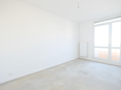 APPARTEMENT T5 A VENDRE - ST ETIENNE FAURIEL - 88,41 m2 - 129000 €