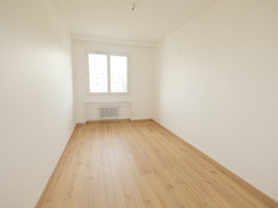APPARTEMENT T5 A VENDRE - ST ETIENNE FAURIEL - 86.69 m2 - 186000 €