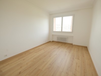 APPARTEMENT T5 A VENDRE - ST ETIENNE FAURIEL - 86.69 m2 - 186000 €