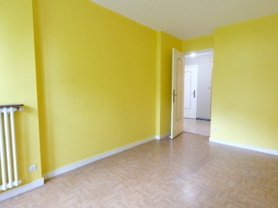 APPARTEMENT T5 A VENDRE - ST ETIENNE FAURIEL - 97 m2 - 105000€