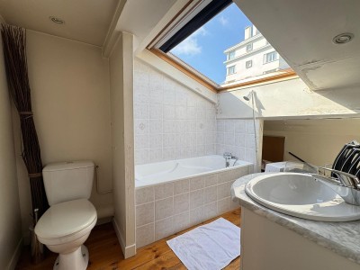 APPARTEMENT T5 A VENDRE - ST ETIENNE FAURIEL - 120.6 m2 - 139 000 €