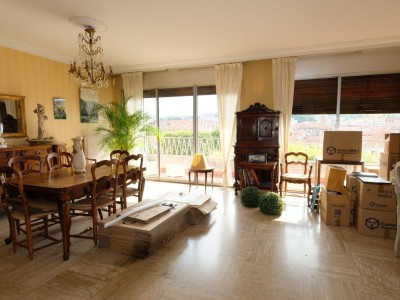 APPARTEMENT T5 A VENDRE - ST ETIENNE FAURIEL - 146.72 m2 - 175000€