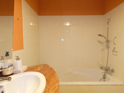 APPARTEMENT T5 A VENDRE - ST ETIENNE FAURIEL - 146.72 m2 - 175000€