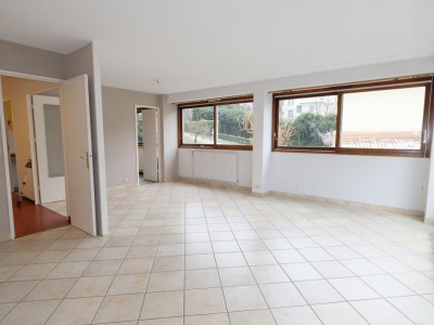 APPARTEMENT T5 A VENDRE - ST ETIENNE FAURIEL - 103.19 m2 - 129�000�&euro;