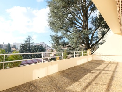 APPARTEMENT T5 A VENDRE - ST ETIENNE FAURIEL - 118 m2 - 239�000�&euro;