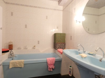 APPARTEMENT T5 A VENDRE - ST ETIENNE FAURIEL - 109.58 m2 - 163 000 €