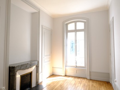 APPARTEMENT T6 A LOUER - ST ETIENNE ANATOLE FRANCE - 198 m2 - 1 530 &euro; charges comprises par mois