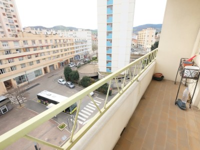 APPARTEMENT T6 A VENDRE - ST CHAMOND - 112,76 m2 - 139000 €