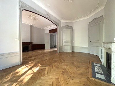 APPARTEMENT T6 A VENDRE - ST ETIENNE BADOUILLÈRE - 191.32 m2 - 269 000 €