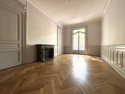 APPARTEMENT T6 A VENDRE - ST ETIENNE BADOUILLÈRE - 191.32 m2 - 269 000 €