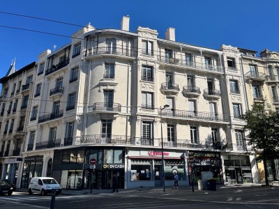 APPARTEMENT T6 A VENDRE - ST ETIENNE CENTRE VILLE - 176.39 m2 - 389000€