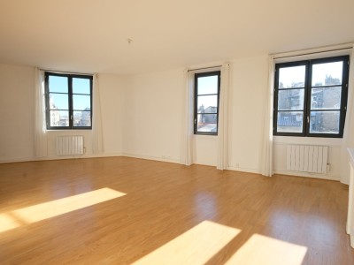 APPARTEMENT T6 A VENDRE - ST ETIENNE CENTRE VILLE - 193.74 m2 - 225000€
