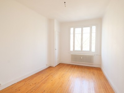 APPARTEMENT T6 A VENDRE - ST ETIENNE FAURIEL - 129.48 m2 - 160000€