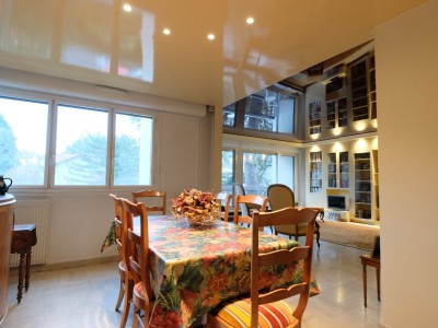 APPARTEMENT T6 A VENDRE - ST ETIENNE FAURIEL - 144 m2 - 215000€