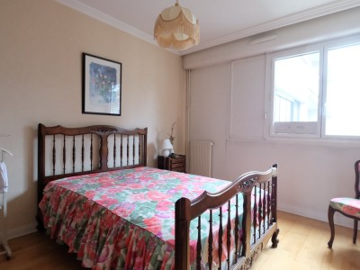 APPARTEMENT T6 A VENDRE - ST ETIENNE FAURIEL - 144 m2 - 215000€