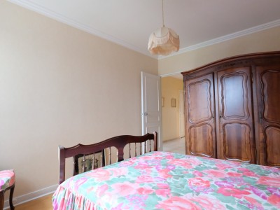 APPARTEMENT T6 A VENDRE - ST ETIENNE FAURIEL - 144 m2 - 215000€