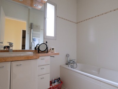 APPARTEMENT T6 A VENDRE - ST ETIENNE FAURIEL - 144 m2 - 215000€