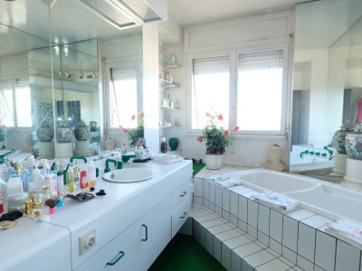 APPARTEMENT T6 A VENDRE - ST ETIENNE FAURIEL - 181.69 m2 - 154�000�&euro;