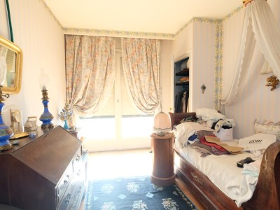 APPARTEMENT T6 A VENDRE - ST ETIENNE FAURIEL - 181.69 m2 - 154�000�&euro;