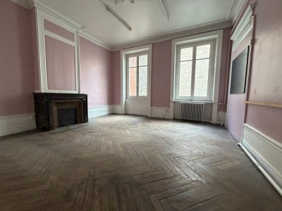 APPARTEMENT T6 A VENDRE - ST ETIENNE HYPER CENTRE - 222.8 m2 - 180 000 &euro;