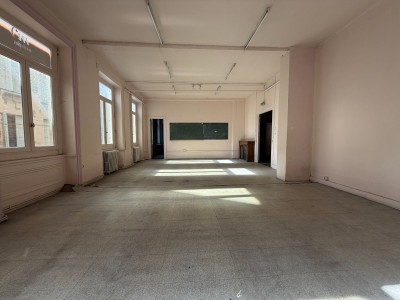 APPARTEMENT T6 A VENDRE - ST ETIENNE HYPER CENTRE - 222.8 m2 - 180 000 &euro;