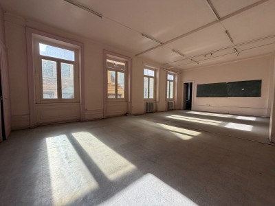 APPARTEMENT T6 A VENDRE - ST ETIENNE HYPER CENTRE - 222.8 m2 - 180 000 &euro;