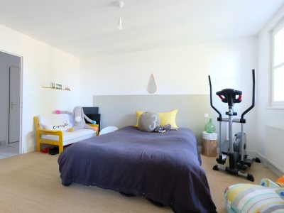 APPARTEMENT T6 A VENDRE - ST ETIENNE LA MTARE - 145.59 m2 - 270000€