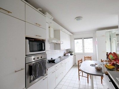 APPARTEMENT T7 A LOUER - ST ETIENNE FAURIEL - 150 m2 - 1065 € charges comprises par mois