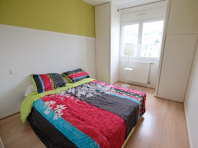 APPARTEMENT T7 A LOUER - ST ETIENNE FAURIEL - 150 m2 - 1065 € charges comprises par mois