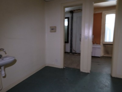 APPARTEMENT T7 A VENDRE - ST ETIENNE BADOUILLÈRE - 167.71 m2 - 99 000 &euro;