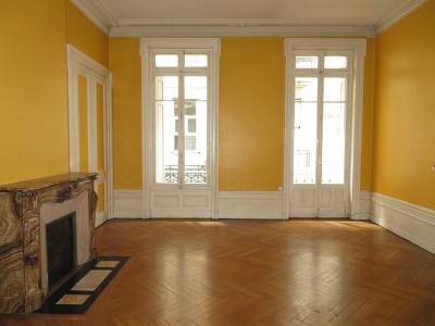 APPARTEMENT T7 - ST ETIENNE CENTRE VILLE - 233.69 m2 - VENDU