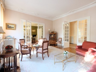 APPARTEMENT T7 A VENDRE - ST ETIENNE CENTRE VILLE - 231.32 m2 - 249000€