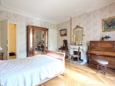 APPARTEMENT T7 A VENDRE - ST ETIENNE CENTRE VILLE - 231.32 m2 - 249000€
