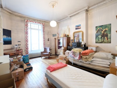 APPARTEMENT T7 A VENDRE - ST ETIENNE CENTRE VILLE - 231.32 m2 - 249000€